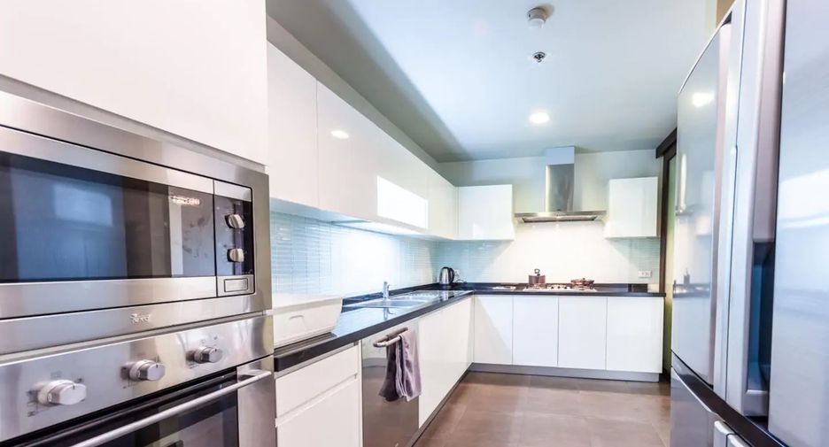 For rent 2 bedrooms house in Watthana, Bangkok