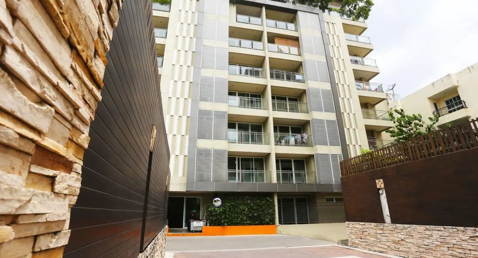 For rent 2 bedrooms house in Watthana, Bangkok