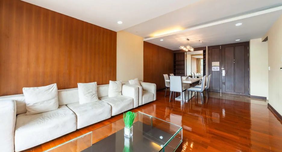 For rent 2 bedrooms house in Watthana, Bangkok