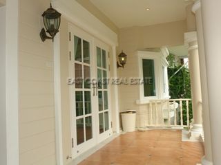 Haus zum Kauf mit 2 Zimmer in Bang Lamung, Chonburi