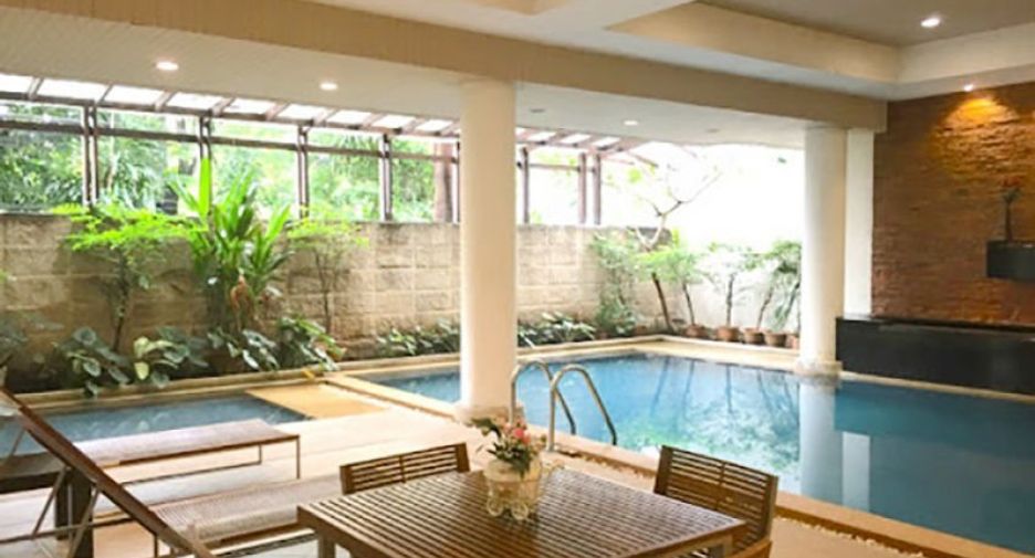 For rent 3 bedrooms condo in Sathon, Bangkok