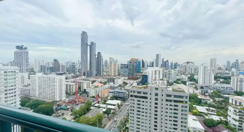 For rent 4 bedrooms condo in Watthana, Bangkok