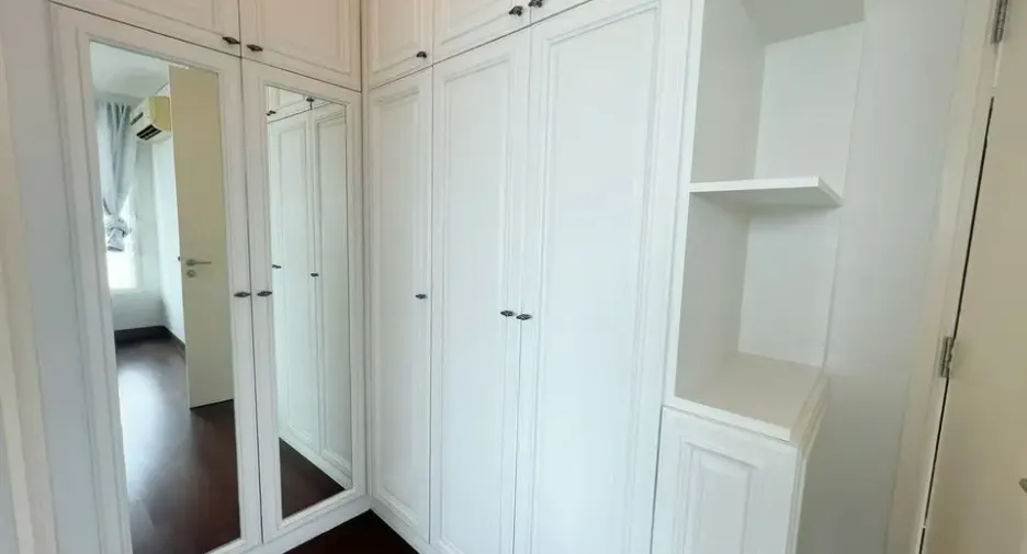 For rent 4 bedrooms condo in Watthana, Bangkok