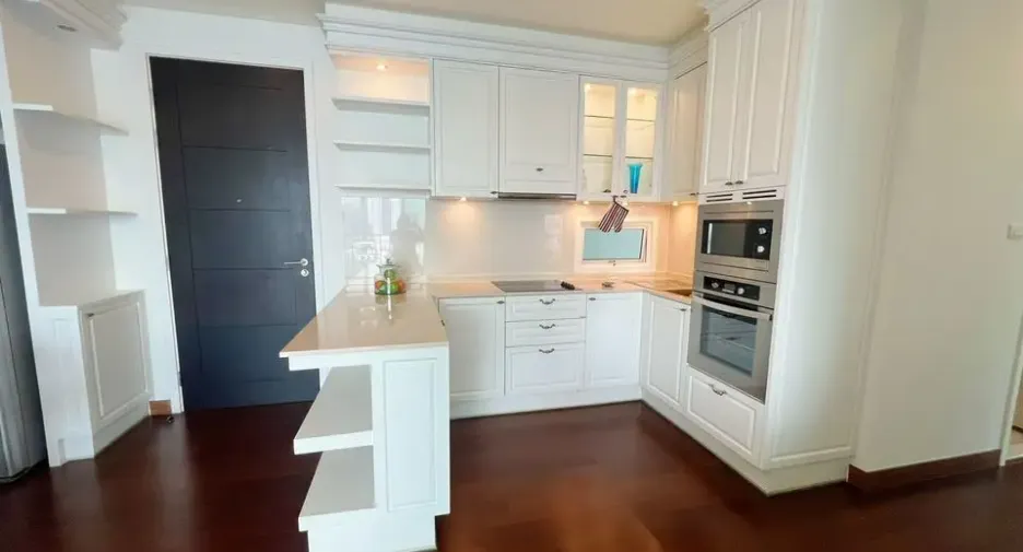 For rent 4 bedrooms condo in Watthana, Bangkok