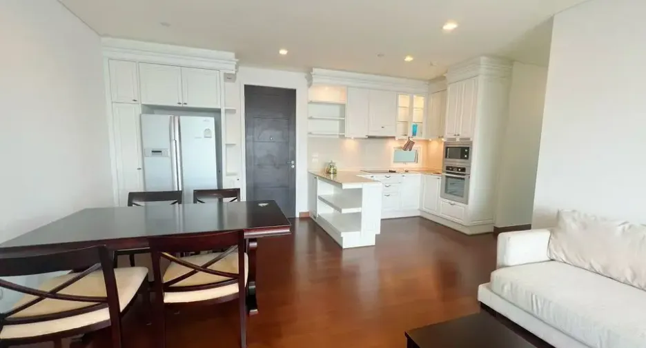For rent 4 bedrooms condo in Watthana, Bangkok