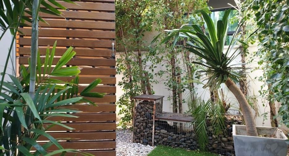 For sale 3 bedrooms townhouse in Chatuchak, Bangkok