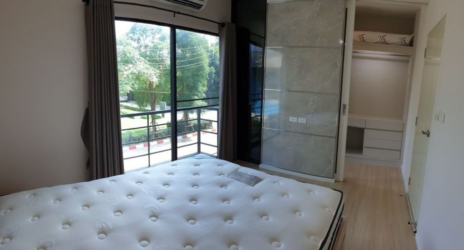 For sale 3 bedrooms townhouse in Chatuchak, Bangkok