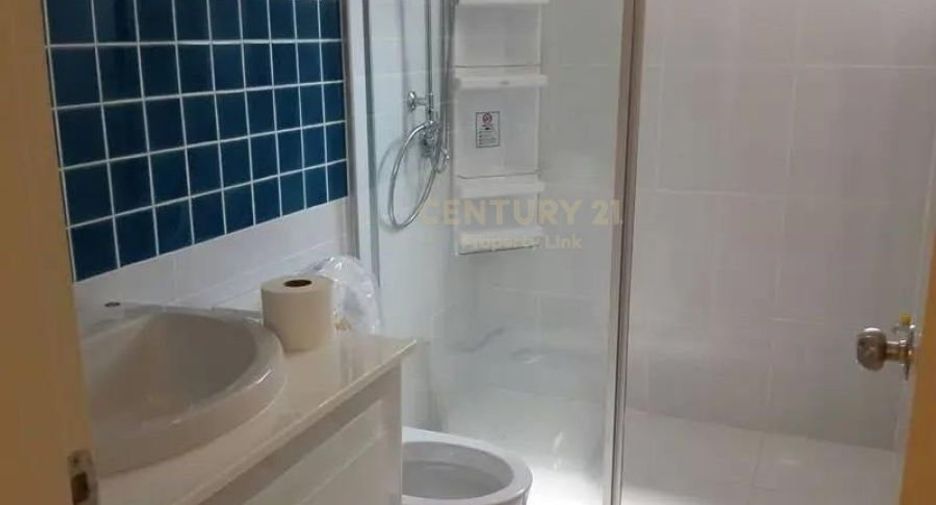 For sale 2 bedrooms condo in Huai Khwang, Bangkok