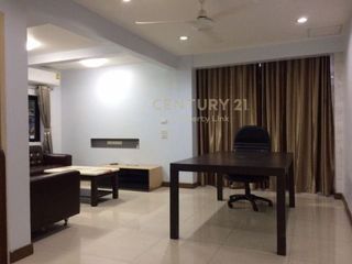 Reihenhaus zur Miete mit 5 Zimmer in Huai Khwang, Bangkok