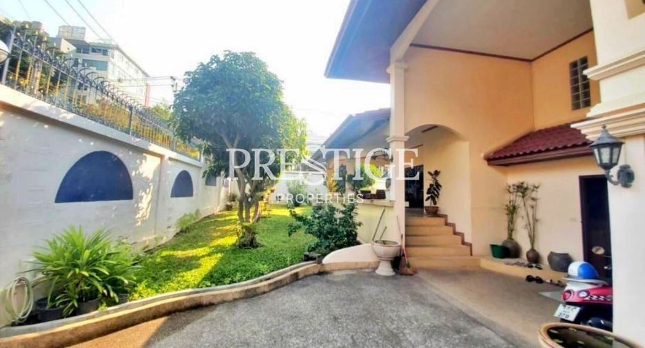For sale 4 bedrooms house in Bang Lamung, Chonburi