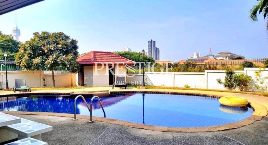 For sale 4 bedrooms house in Bang Lamung, Chonburi