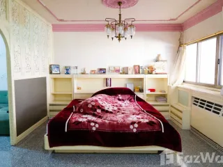 For sale 5 bed townhouse in Khlong Toei, Bangkok