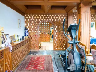 For sale 5 bed townhouse in Khlong Toei, Bangkok