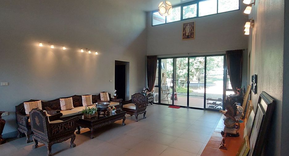 For sale 6 bed house in Mueang Chiang Rai, Chiang Rai