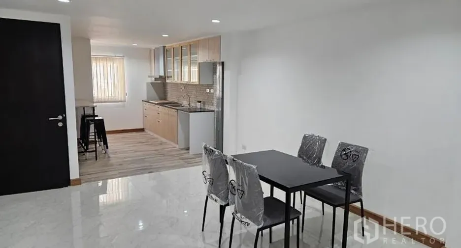 For rent office in Phra Khanong, Bangkok