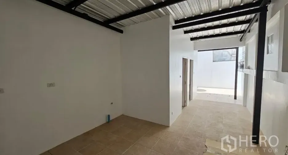 For rent office in Phra Khanong, Bangkok