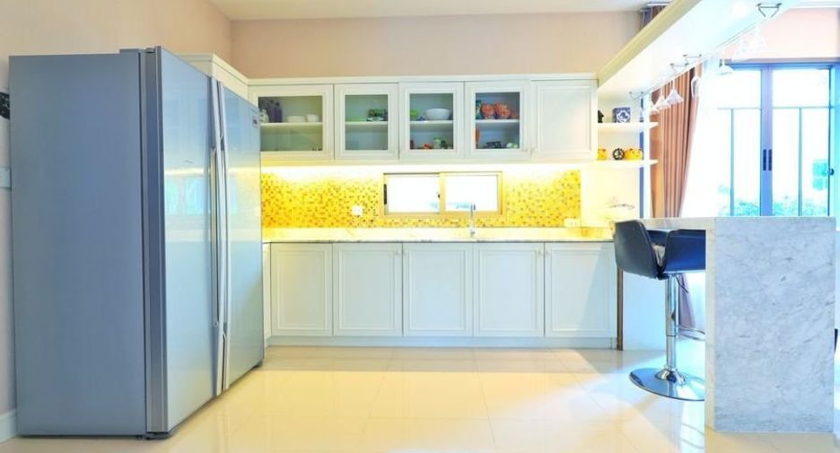 For sale 5 bedrooms house in Bang Khae, Bangkok