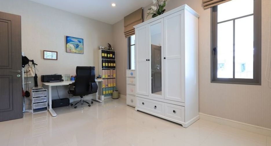 For sale 5 bedrooms house in Bang Khae, Bangkok