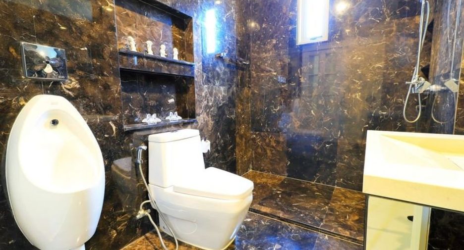 For sale 5 bedrooms house in Bang Khae, Bangkok