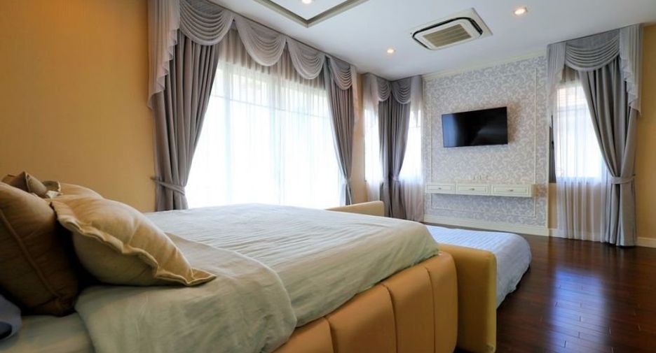 For sale 5 bedrooms house in Bang Khae, Bangkok