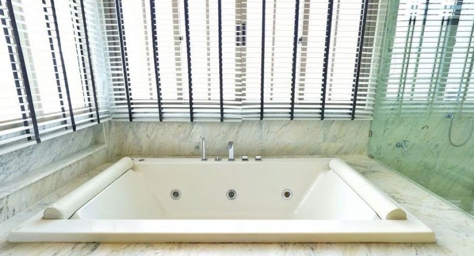 For sale 5 bedrooms house in Bang Khae, Bangkok