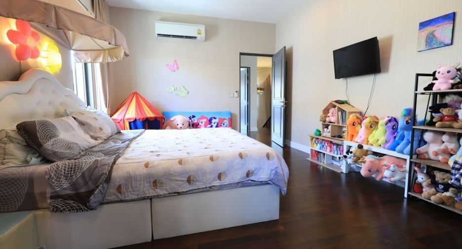For sale 5 bedrooms house in Bang Khae, Bangkok