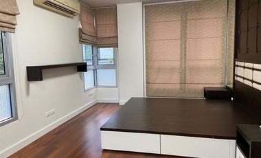 For sale 2 bed condo in Yan Nawa, Bangkok