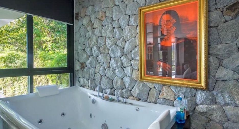 For rent and for sale 4 bedrooms villa in Kathu, Phuket