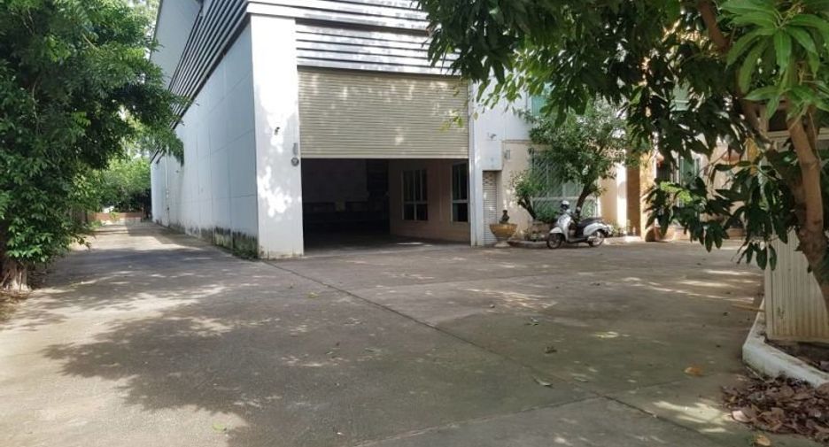 For sale and for rent 2 bed warehouse in Mueang Uttaradit, Uttaradit