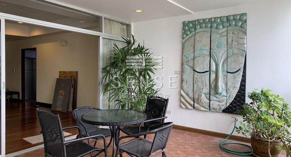 For sale 3 bedrooms condo in Watthana, Bangkok