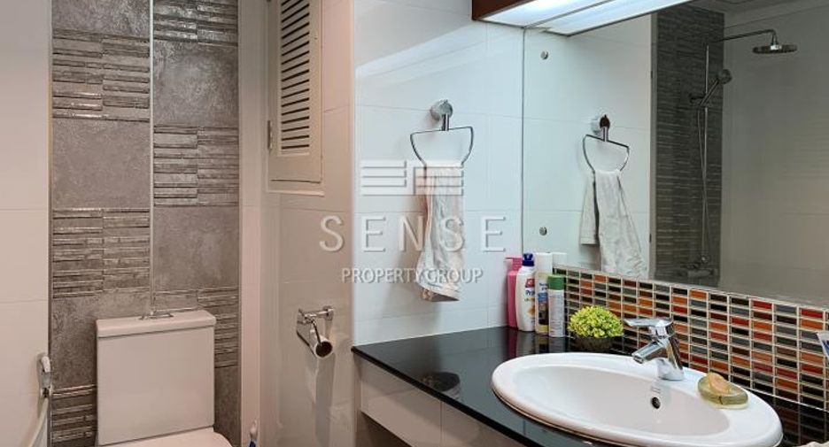For sale 3 bedrooms condo in Watthana, Bangkok