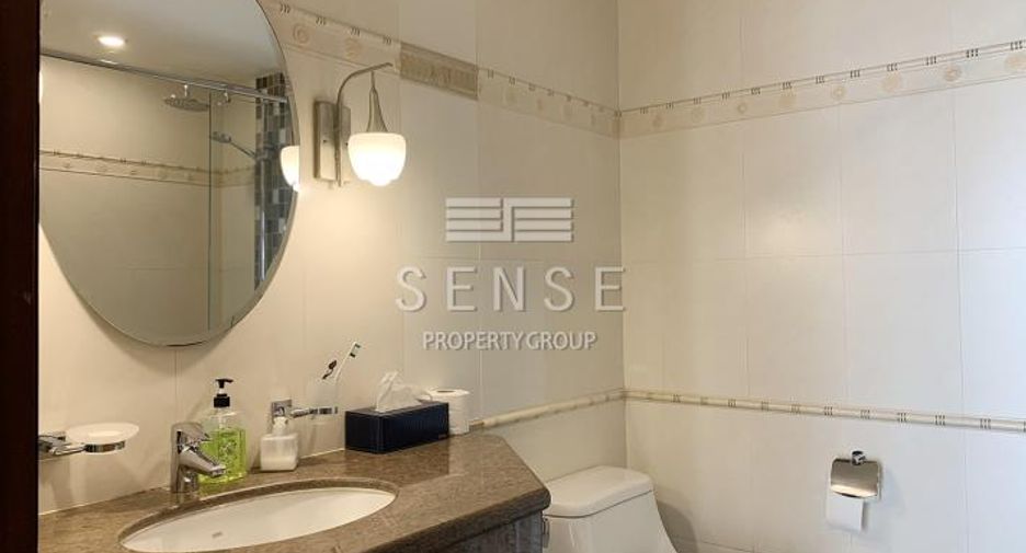 For sale 3 bedrooms condo in Watthana, Bangkok