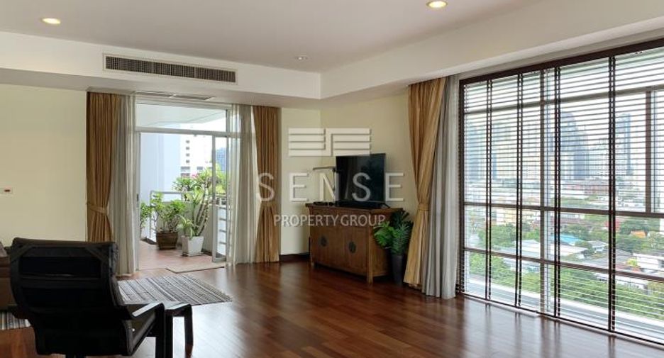 For sale 3 bedrooms condo in Watthana, Bangkok