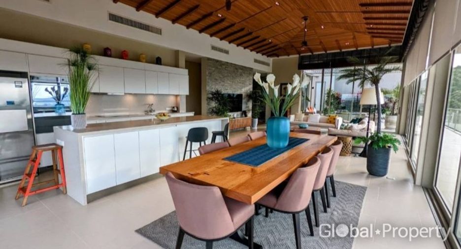 For sale 3 bedrooms condo in Sattahip, Chonburi