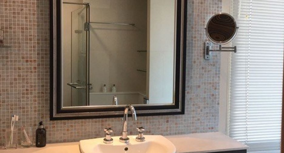For sale 3 bedrooms condo in Khlong San, Bangkok