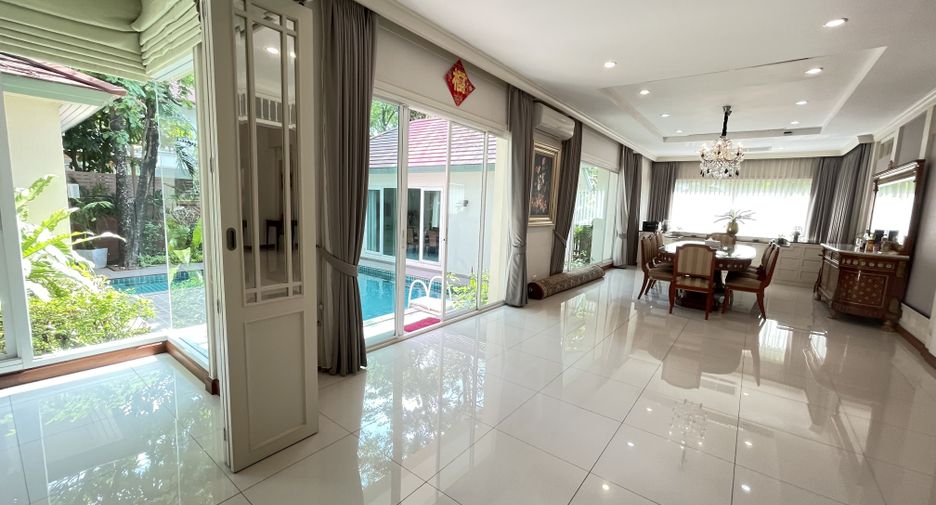 For rent 5 Beds house in Mueang Samut Prakan, Samut Prakan