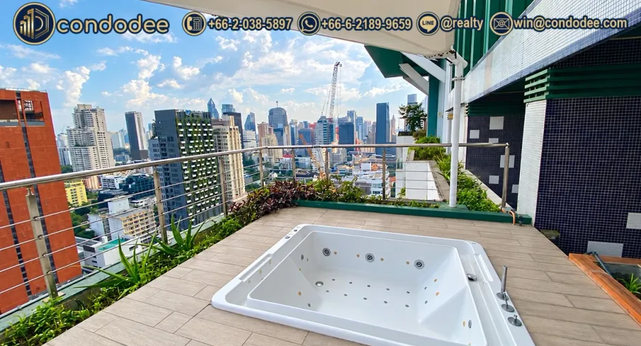 For sale 3 bedrooms condo in Watthana, Bangkok