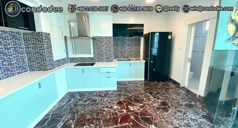 For sale 3 bedrooms condo in Watthana, Bangkok