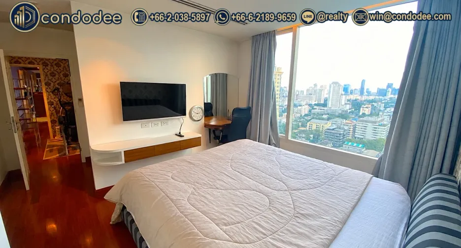 For sale 3 bedrooms condo in Watthana, Bangkok