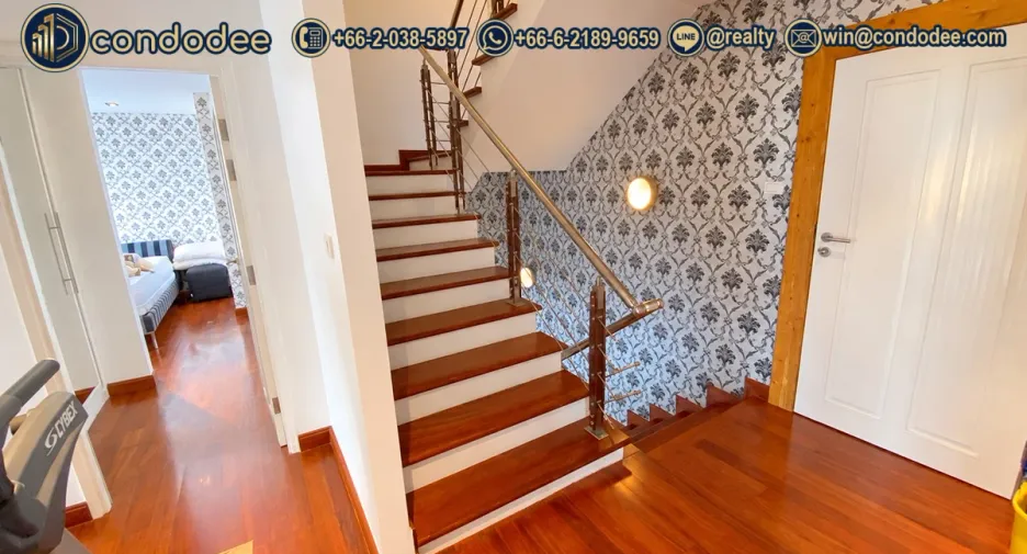 For sale 3 bedrooms condo in Watthana, Bangkok