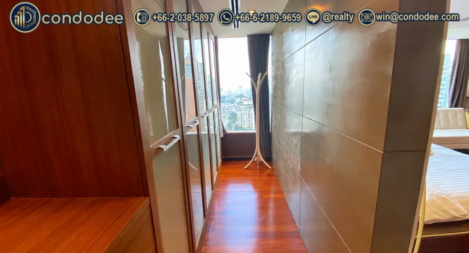 For sale 3 bedrooms condo in Watthana, Bangkok