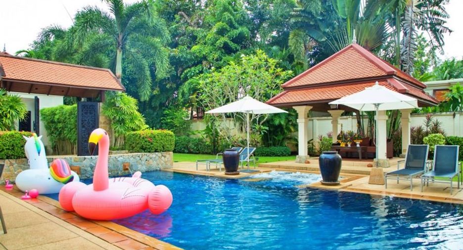 For rent 4 bedrooms villa in Mueang Phuket, Phuket