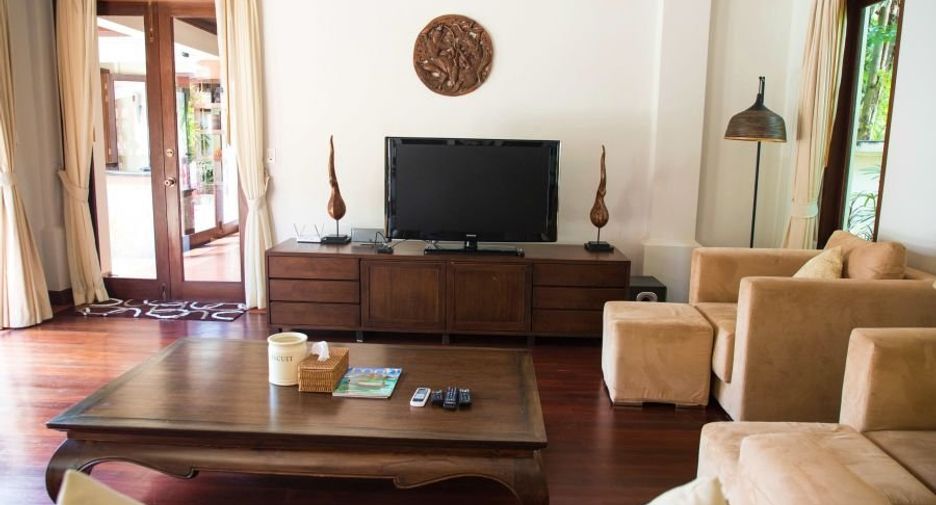 For rent 4 bedrooms villa in Mueang Phuket, Phuket