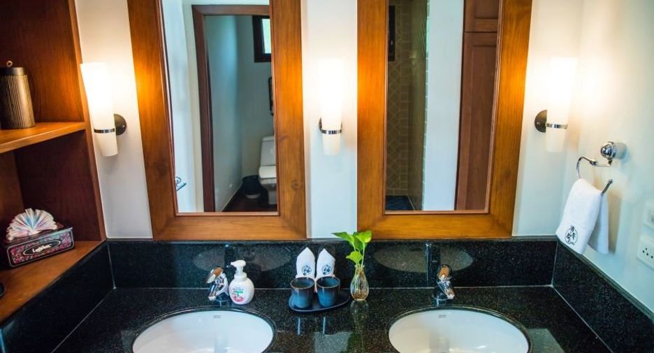 For rent 4 bedrooms villa in Mueang Phuket, Phuket