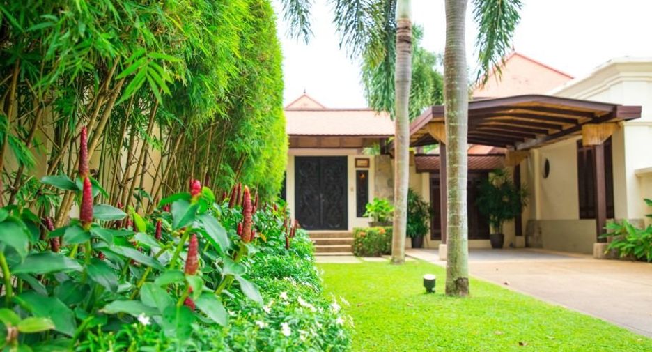 For rent 4 bedrooms villa in Mueang Phuket, Phuket