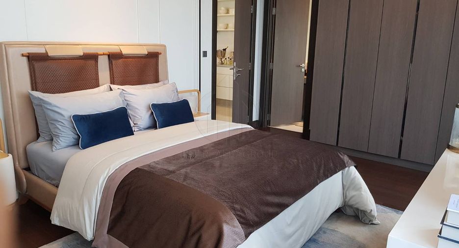 For sale 3 bed condo in Khlong Toei, Bangkok