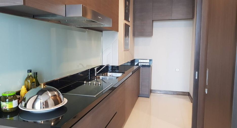 For sale 3 bed condo in Khlong Toei, Bangkok