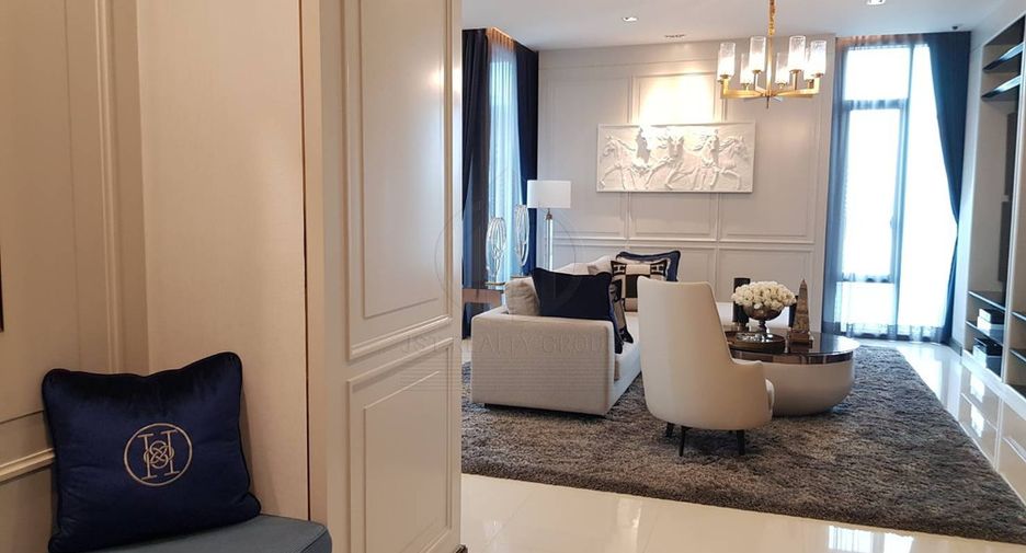 For sale 3 bed condo in Khlong Toei, Bangkok