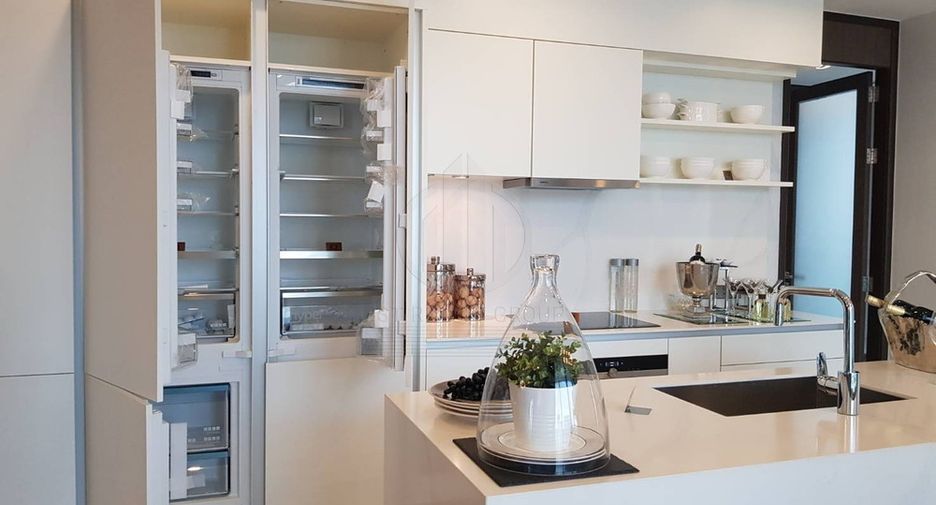 For sale 3 bed condo in Khlong Toei, Bangkok