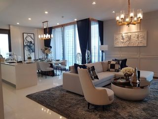 For sale 3 bedrooms condo in Khlong Toei, Bangkok